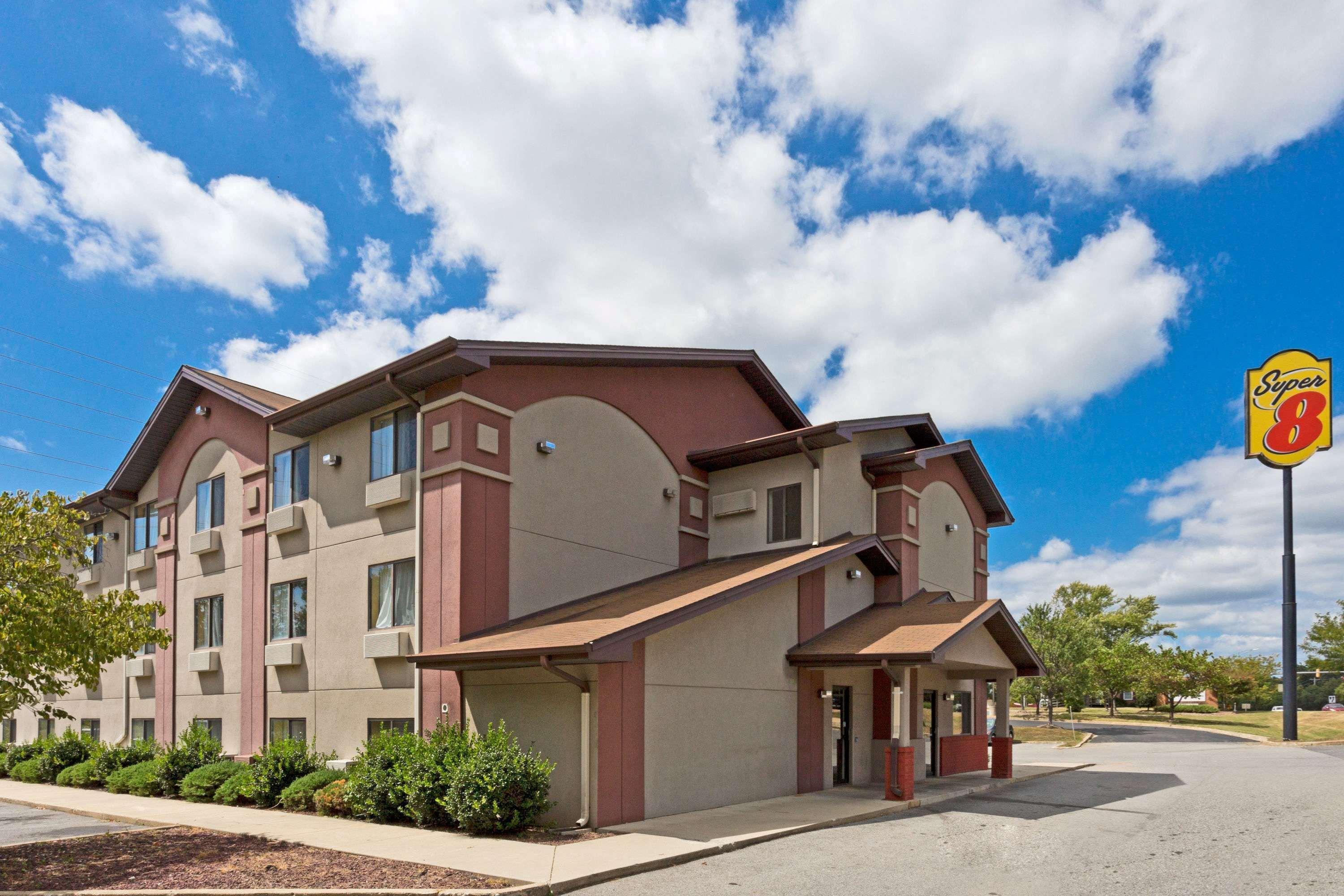 Super 8 By Wyndham Lexington Park/California Area Hotel Exterior foto