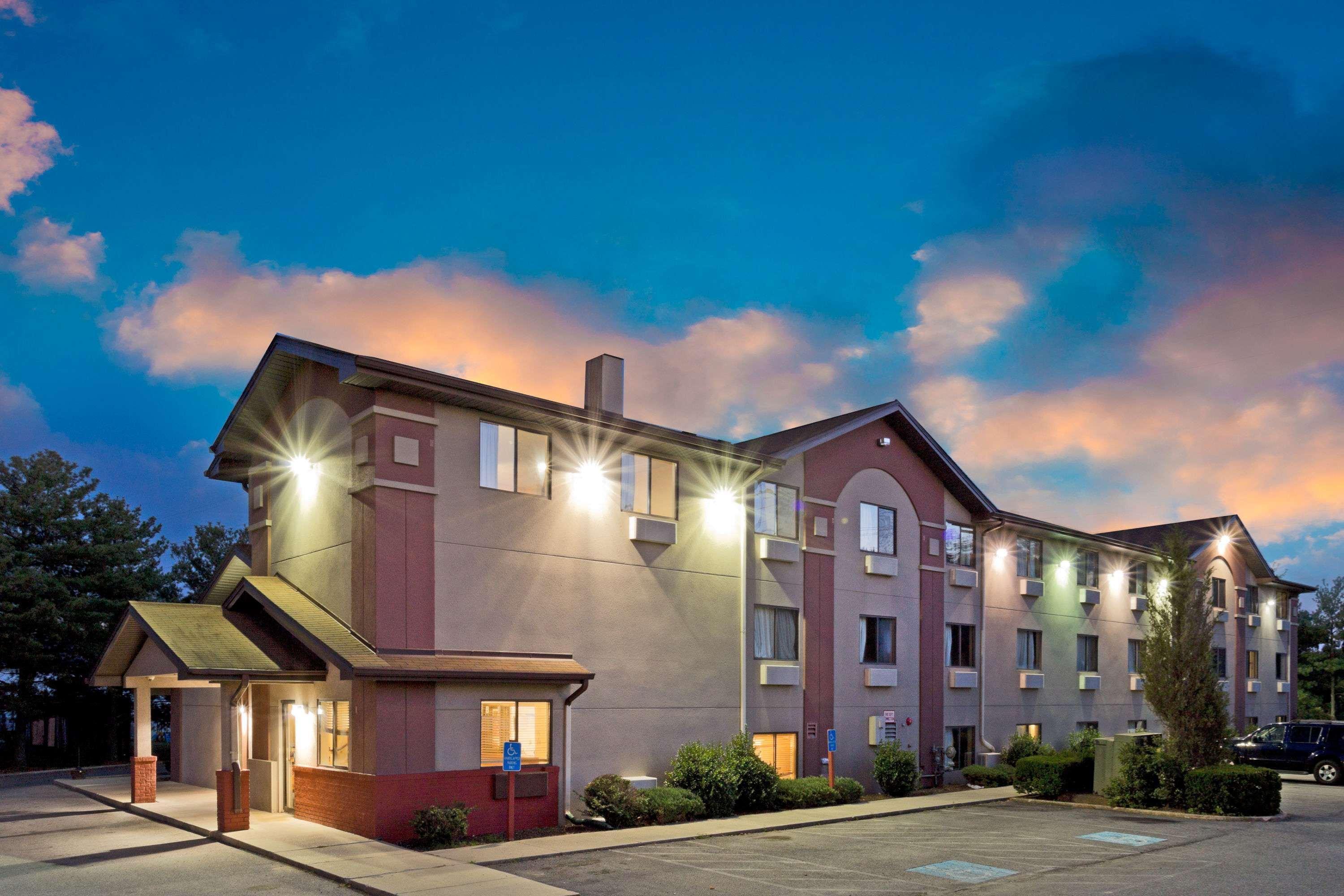 Super 8 By Wyndham Lexington Park/California Area Hotel Exterior foto