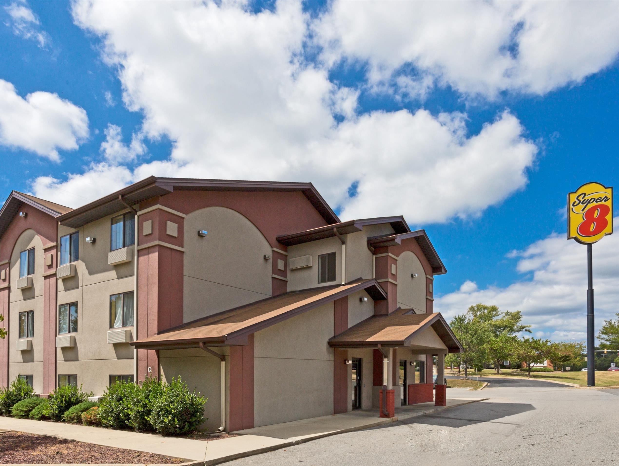 Super 8 By Wyndham Lexington Park/California Area Hotel Exterior foto